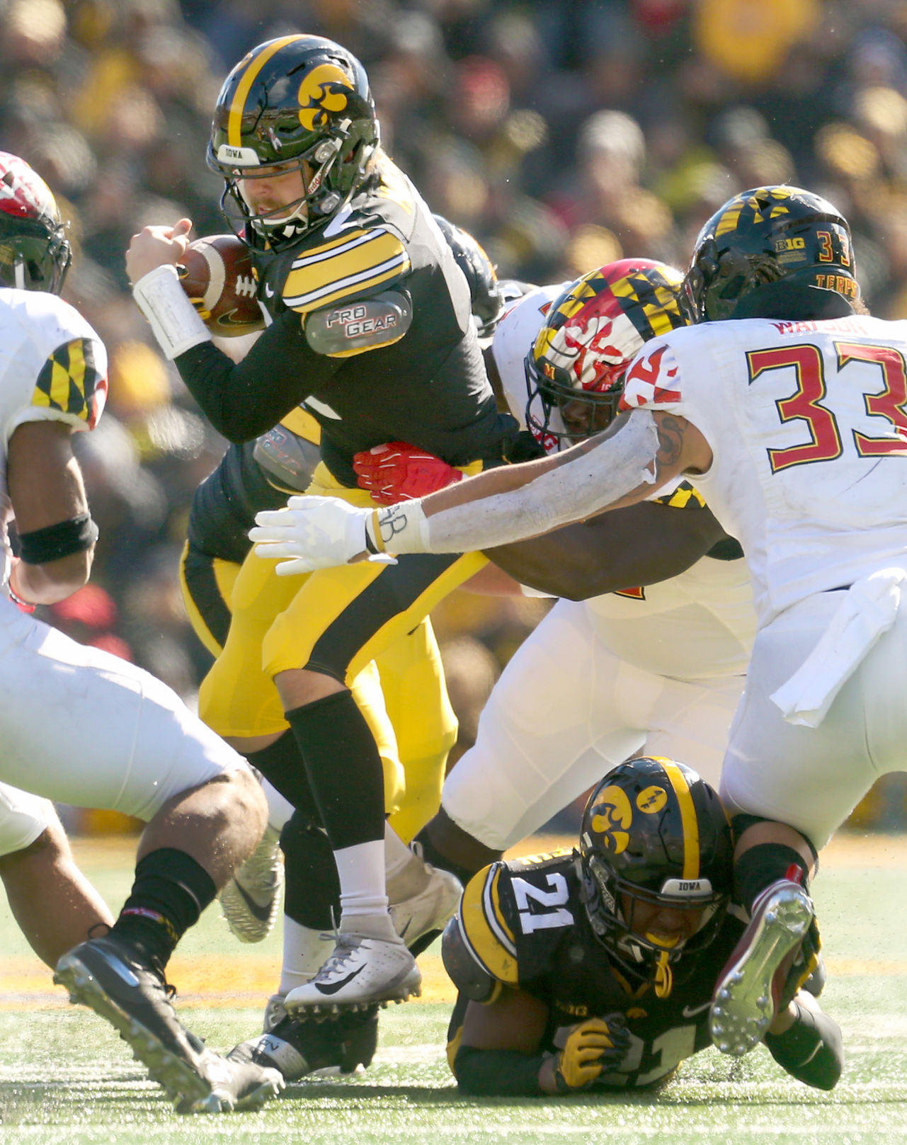 102018-Iowa-Maryland FB-016